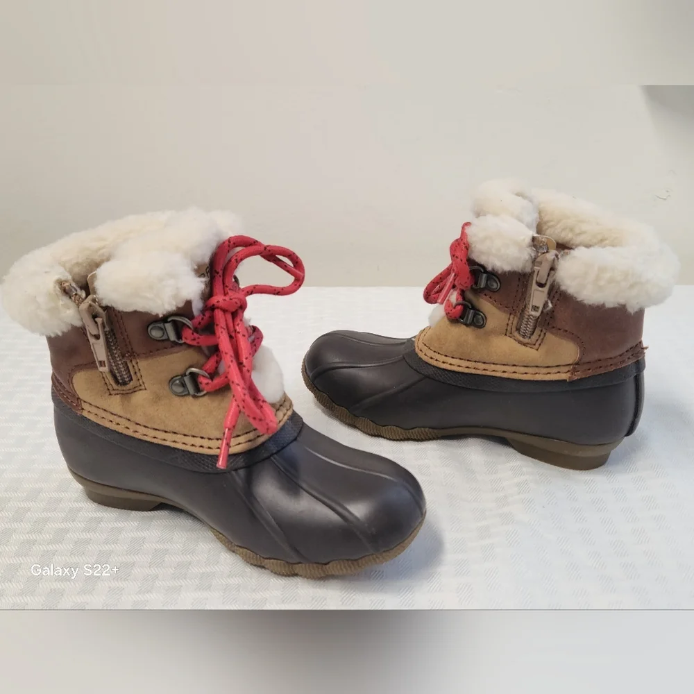 Sperry Kids' Brown Winter Boots Size 9M.  #X18